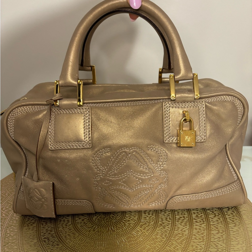 Loewe Gold Hand Bag - Picture 5 of 9